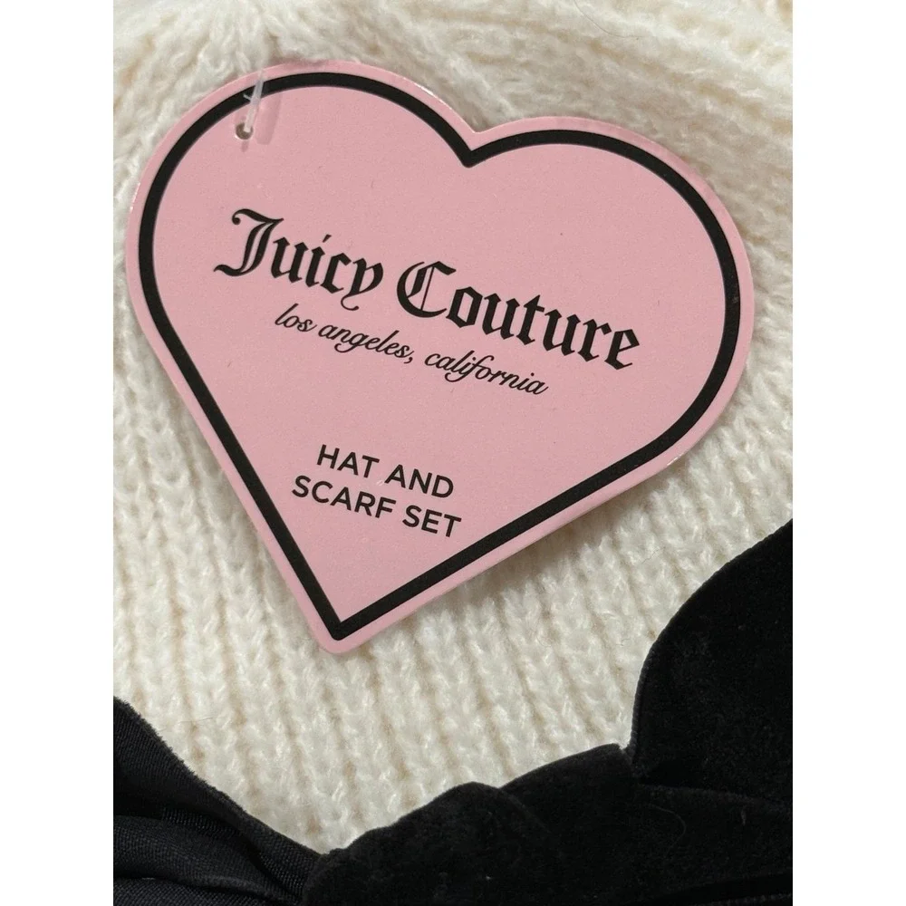 Juicy‎ Couture Hat & Scarf Set Cream